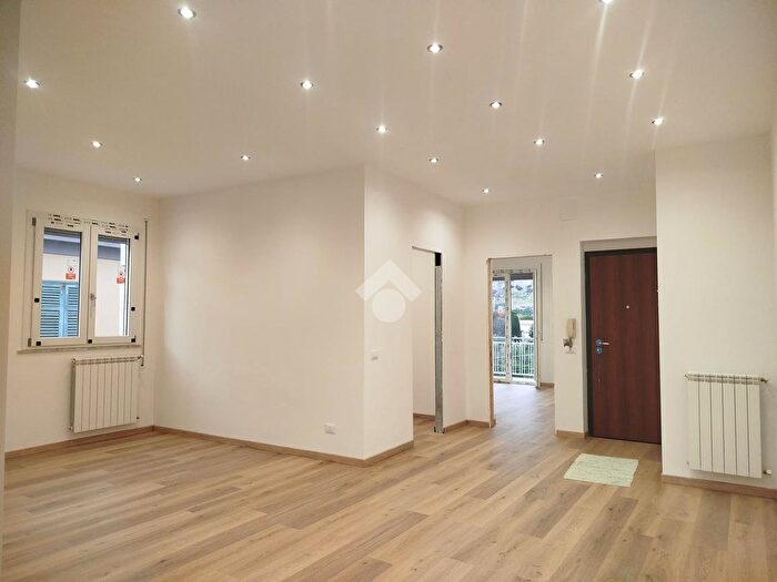 Appartamento quadrilocale in vendita in Via Giuseppe Malvica, Palermo