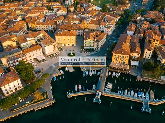 Casa trilocale in vendita in San Felice Del Benaco