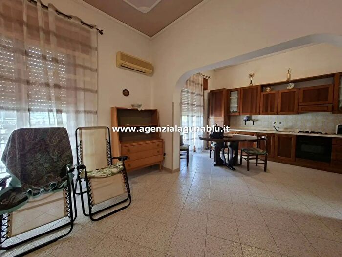 Appartamento con 5 locali in vendita in Via Emanuele Sansone, Mazara Del Vallo