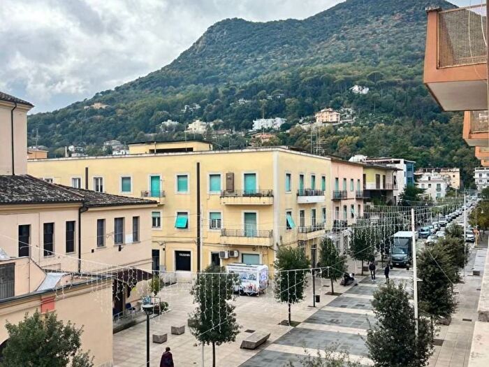 Appartamento trilocale in affitto in Piazza Labriola, Centro, Cassino