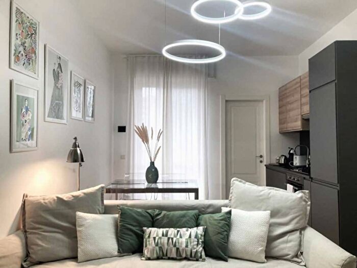 Appartamento trilocale in affitto in Via Torquato Taramelli, Maggiolina, Milano