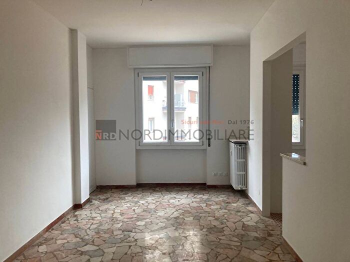 Appartamento trilocale in affitto in Via Fratelli Lechi, Magenta Arnaldo, Brescia