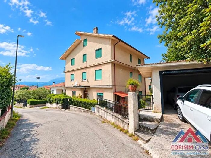 Appartamento trilocale in vendita in Via Salita dei Pini, Sora