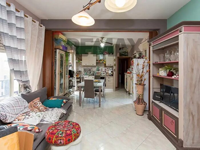 Appartamento trilocale in vendita in Via Chisari, Catania