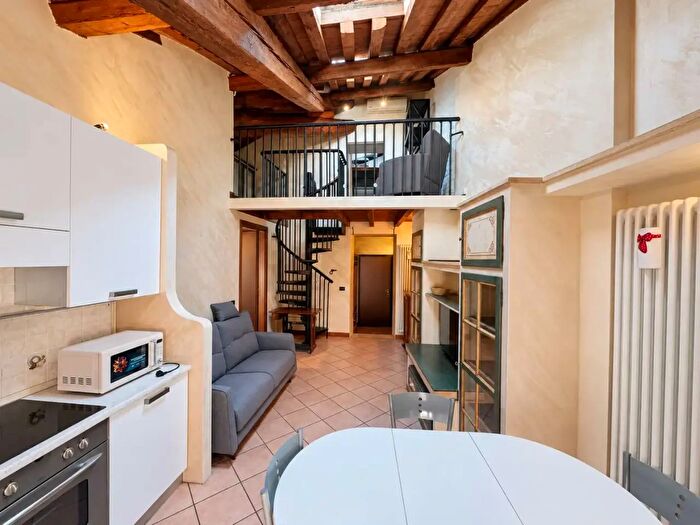 Casa trilocale in affitto in Via Giustiziati, Mantova
