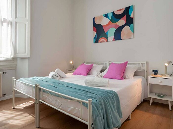 Appartamento trilocale in affitto in Via degli Alfani, San Marco SS Annunziata, Firenze