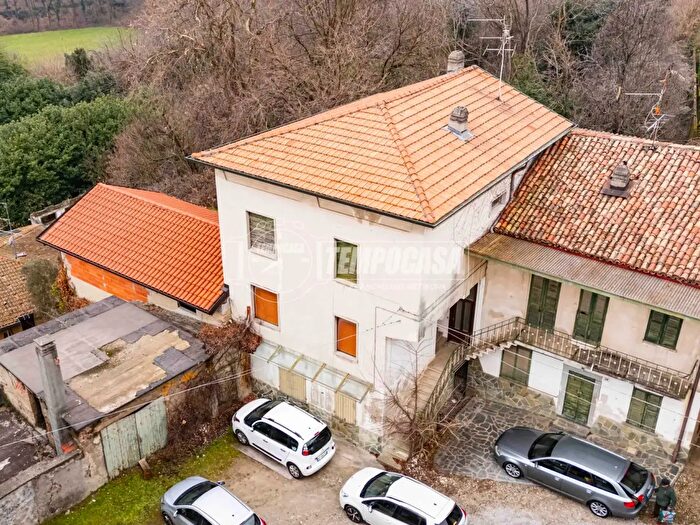 Appartamento in vendita in Via Cassina, Costa Masnaga