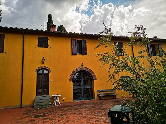 Casa con 7 locali in vendita in Castagneto Carducci