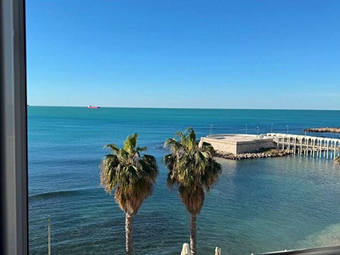 Appartamento quadrilocale in affitto in Lungomare Thaon de Revel, Centro Storico Pirgo Odescalchi, Civitavecchia