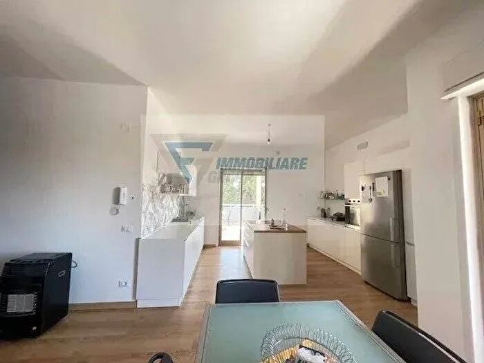 Appartamento con 5 locali in vendita in Floridia