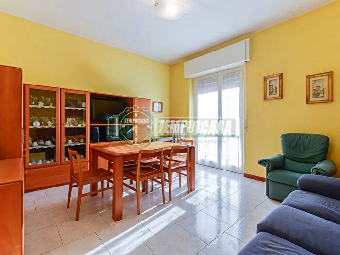 Appartamento trilocale in vendita in Via Valfredda, Sulbiate