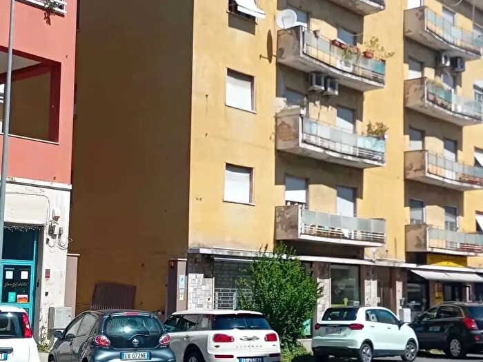 Appartamento trilocale in vendita in Viale Don Giuseppe Morosini, Latina
