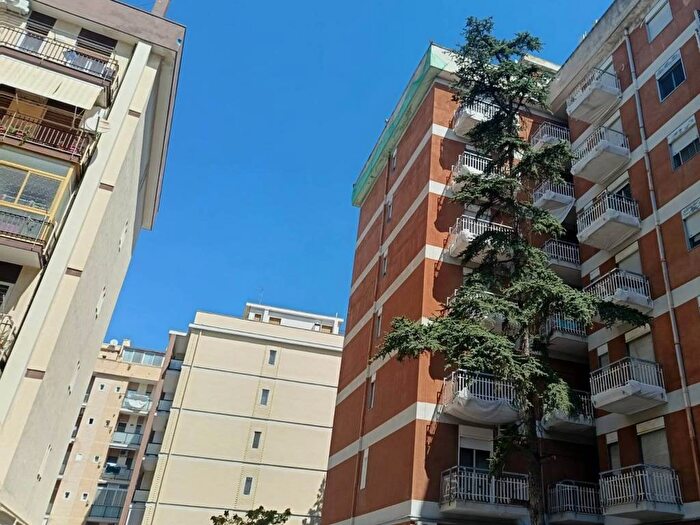Casa quadrilocale in affitto in Via Mauro Amoruso, Poggiofranco, Bari