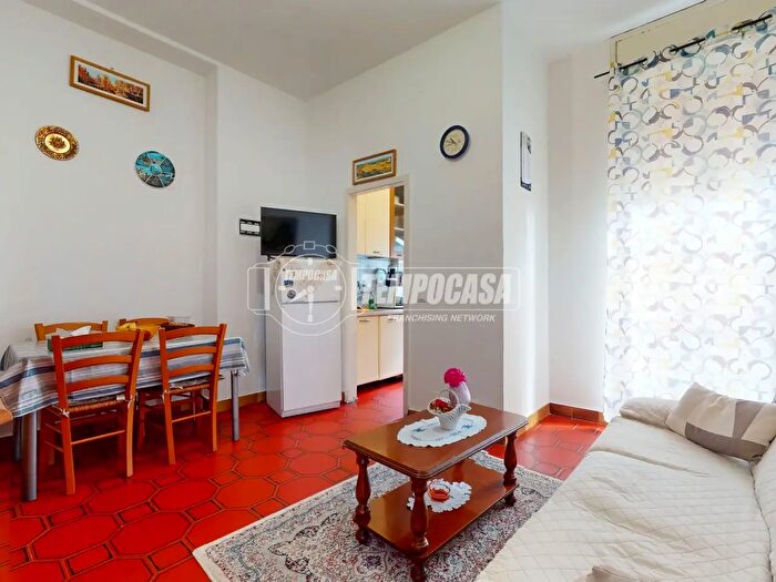 Appartamento trilocale in vendita in Via Verona, Mantova