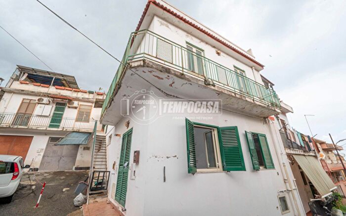 Casa con 5 locali in vendita in Via Dottore Raimondi, Messina