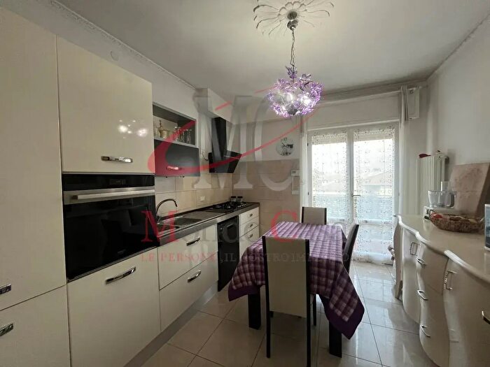 Appartamento con 5 locali in vendita in Via G Marconi, Mori