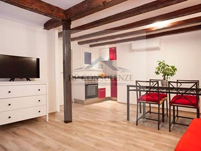 Appartamento bilocale in affitto in Leopoldo Vittorio Emanuele Statuto, Firenze