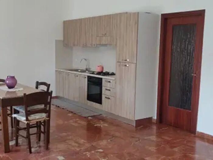 Appartamento bilocale in affitto in Viale Cassiodoro, Davoli