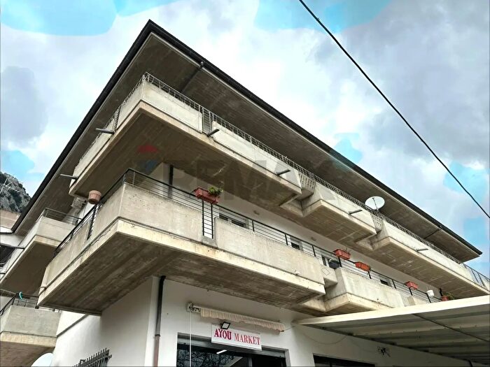 Appartamento quadrilocale in vendita in Via Scesa Valli, Villa Santa Maria