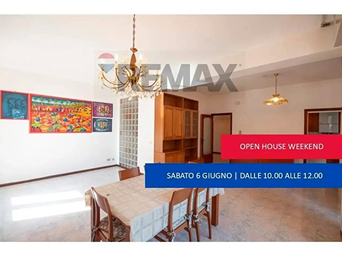 Appartamento con 8 locali in vendita in Via Galileo Galilei, Falconara Marittima