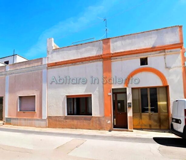 Casa con 6 locali in vendita in Morciano Di Leuca