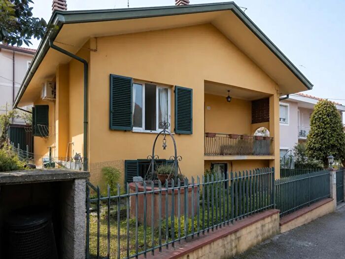 Casa con 5 locali in vendita in Via Terni, Riccione