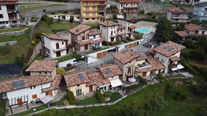 Casa trilocale in vendita in Via Enrico Fermi, Costa Volpino