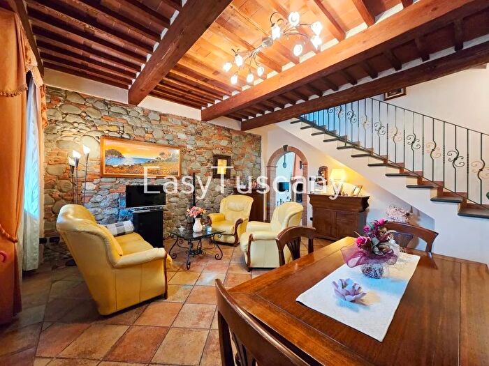 Casa con 8 locali in vendita in Via dei Bocchi, Capannori