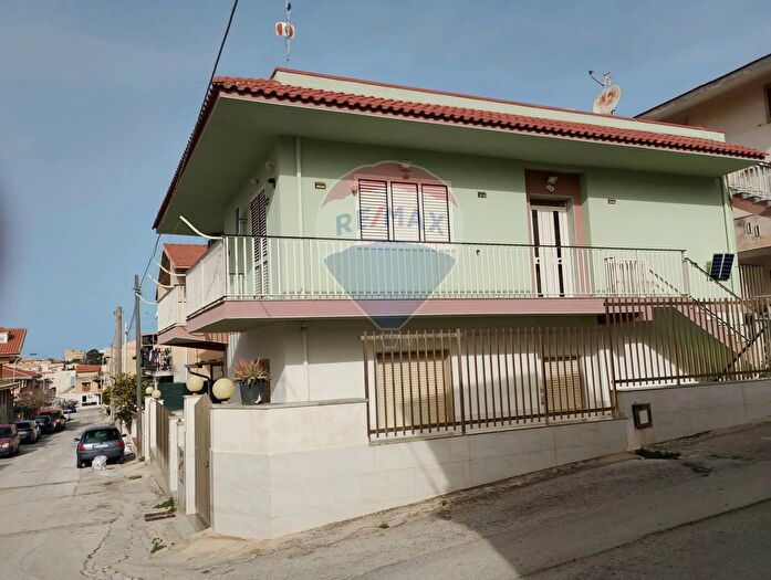 Appartamento con 5 locali in vendita in Via Caronte, Scicli