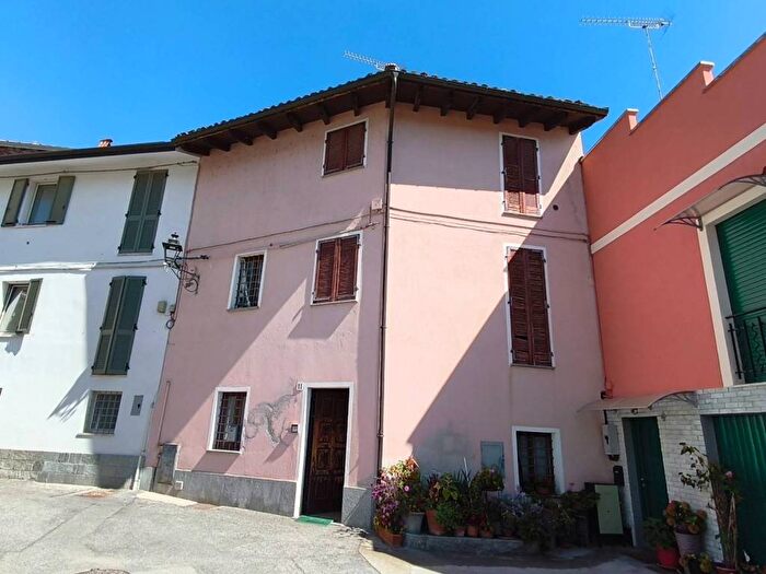 Casa con 5 locali in vendita in Via Garneri, Centro, Carrù