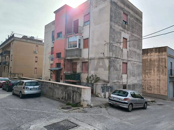 Appartamento trilocale in vendita in Via Primo Maggio, Valderice