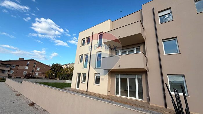 Appartamento quadrilocale in vendita in Via Santa Maria in Campis, Foligno