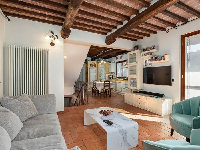 Appartamento con 6 locali in vendita in Poggibonsi