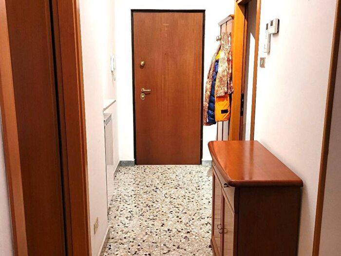 Appartamento trilocale in affitto in Via Giovanni Cotta, Borgo Venezia, Verona