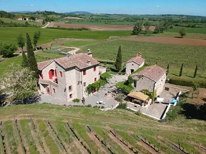 Casa con 18 locali in vendita in Colle Di Val DElsa