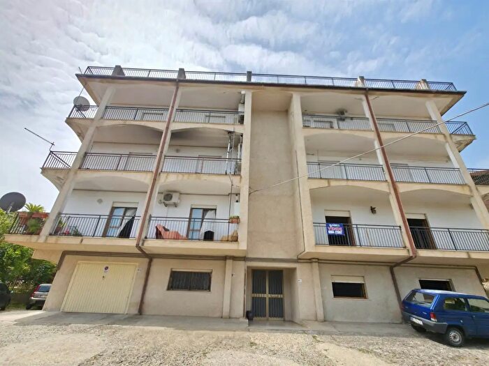 Appartamento con 5 locali in vendita in Via Guardia, Cerisano