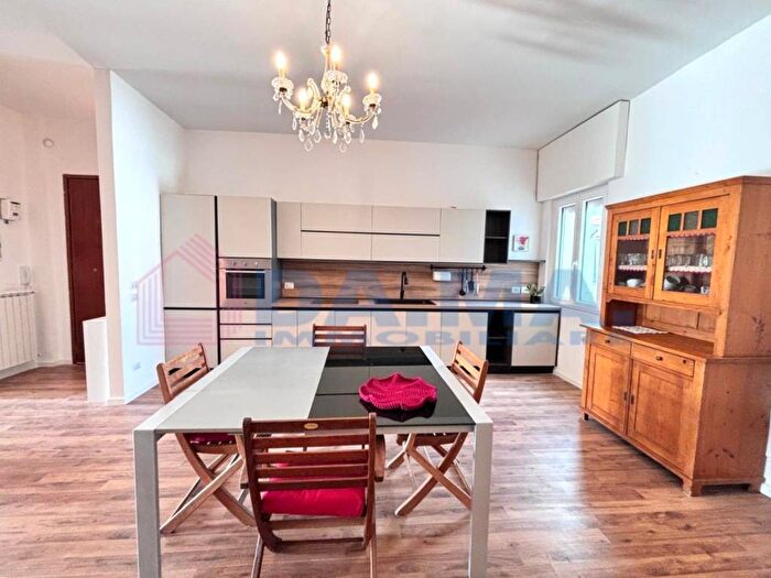 Appartamento quadrilocale in affitto in Leuca, Lecce