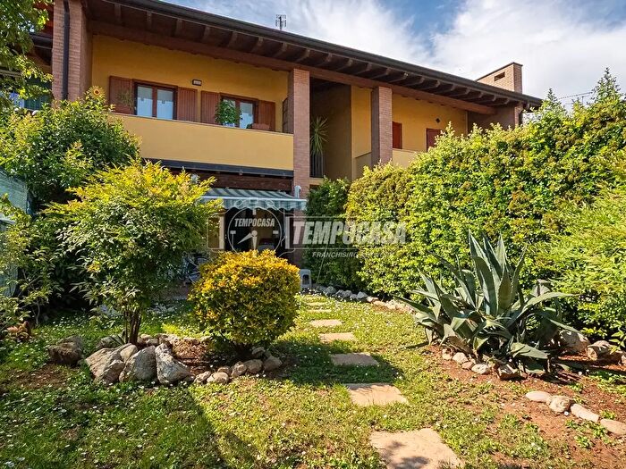 Appartamento trilocale in vendita in Via Andrea Palladio Vighizzolo, Montichiari