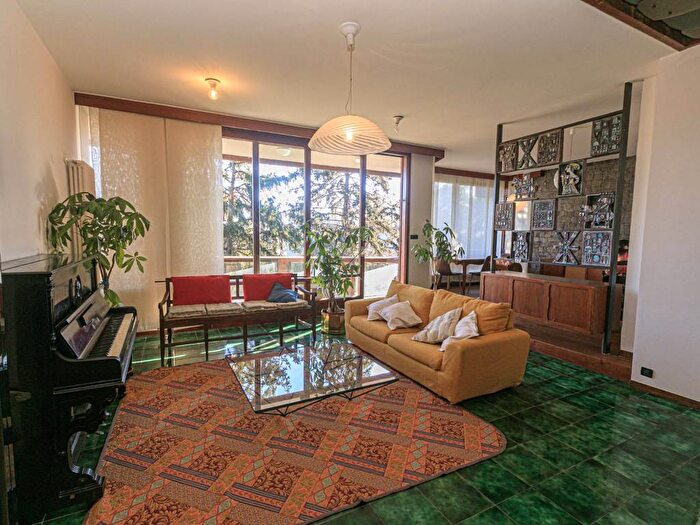 Appartamento con 6 locali in affitto in Viale Giorgio Modugno, Pegli, Genova