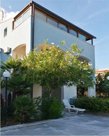 Casa trilocale in affitto in Punta Milocca Fanusa Mare, Siracusa