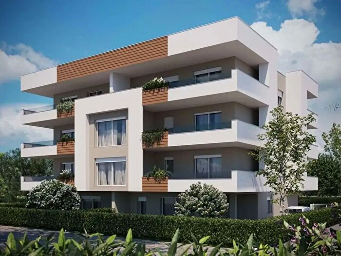 Appartamento con 5 locali in vendita in Castelnuovo Rangone