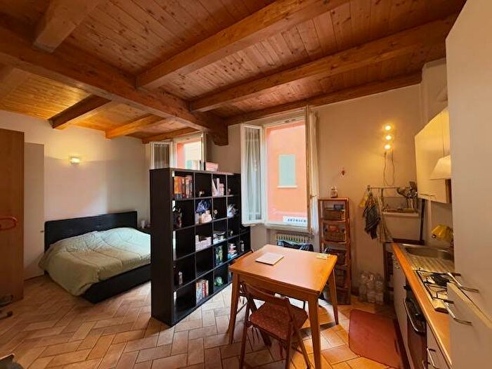 Appartamento monolocale in affitto in Via Castiglione, Santo Stefano, Bologna