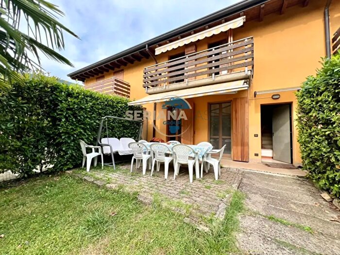 Casa quadrilocale in vendita in Via Tribulina, Albino