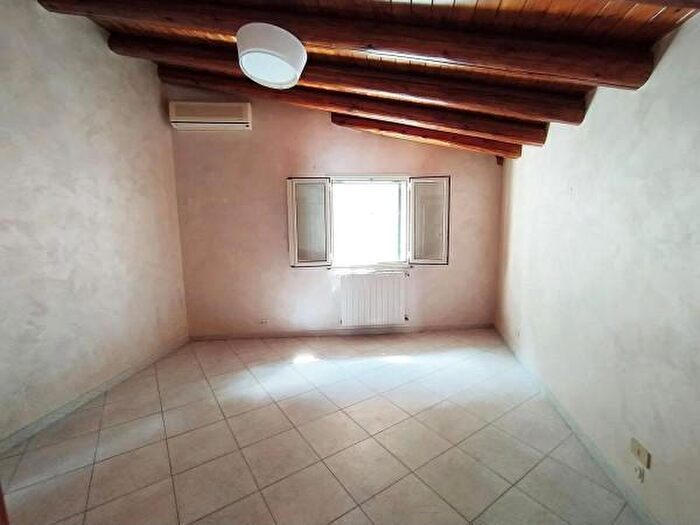 Casa con 5 locali in vendita in Aci Catena