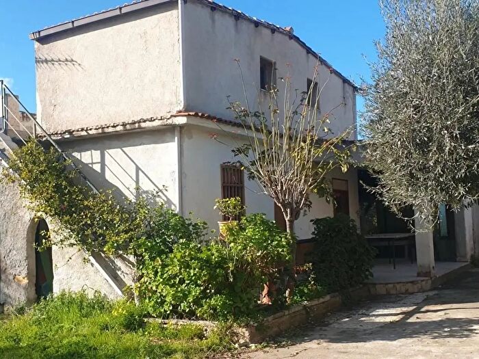Casa con 7 locali in vendita in Carini