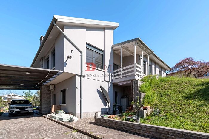 Casa con 10 locali in vendita in Via Fermi, San Giorgio Bigarello