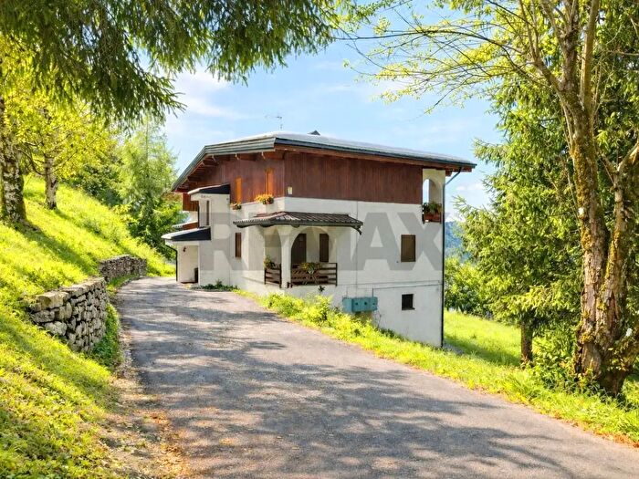 Appartamento quadrilocale in vendita in Via Wasserkuppe, Gallio