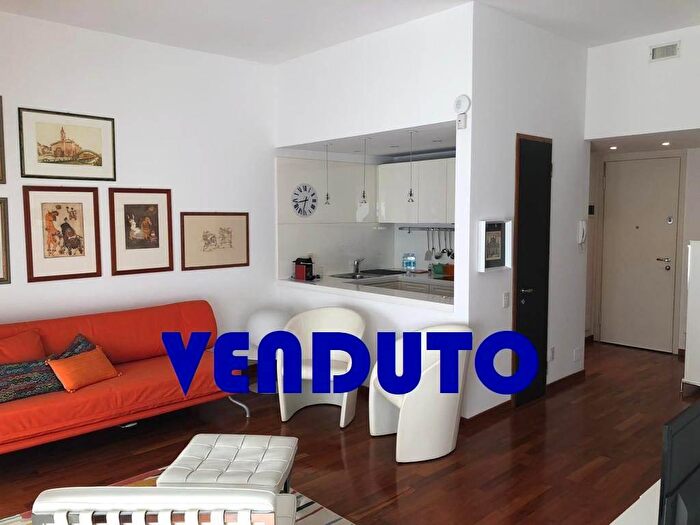 Appartamento bilocale in vendita in Milano