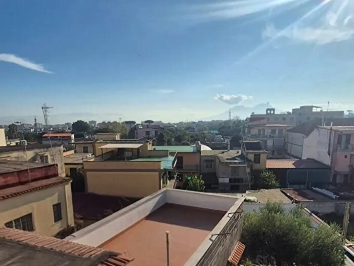 Appartamento quadrilocale in vendita in Via Chiesa di Polvica, Napoli