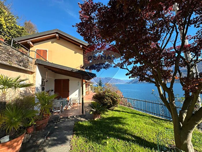 Casa con 7 locali in vendita in Cannobio